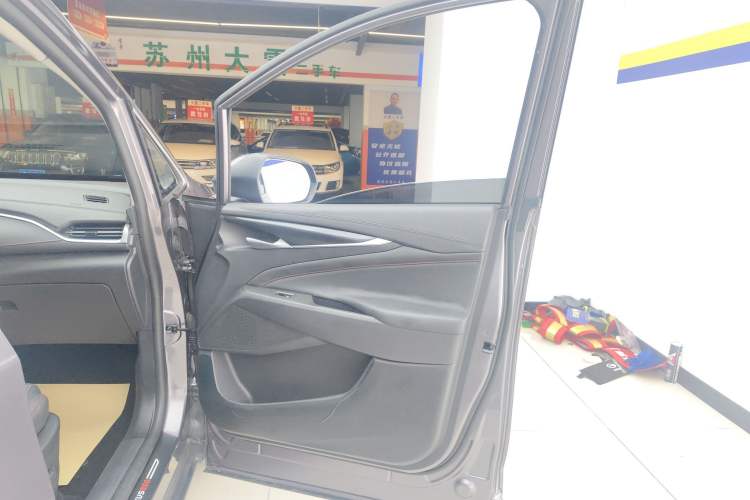 Used SAIC MAXUS G50 2020 1.5T Automatic Luxury Edition Right Front Door Interior