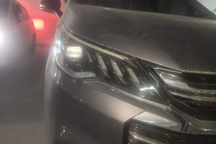 Used SAIC MAXUS G50 2020 1.5T Automatic Elite Edition Right Front Headlight