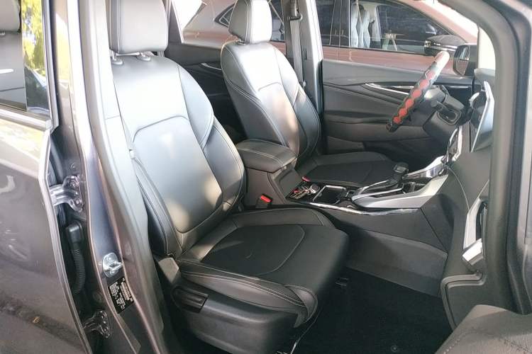 Used SAIC MAXUS G50 2020 1.5T Automatic Luxury Edition Right Front Seat