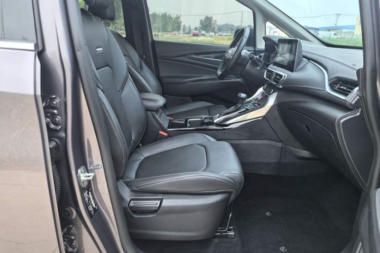Used SAIC MAXUS G50 2020 1.5T Automatic Luxury Edition Right Front Seat