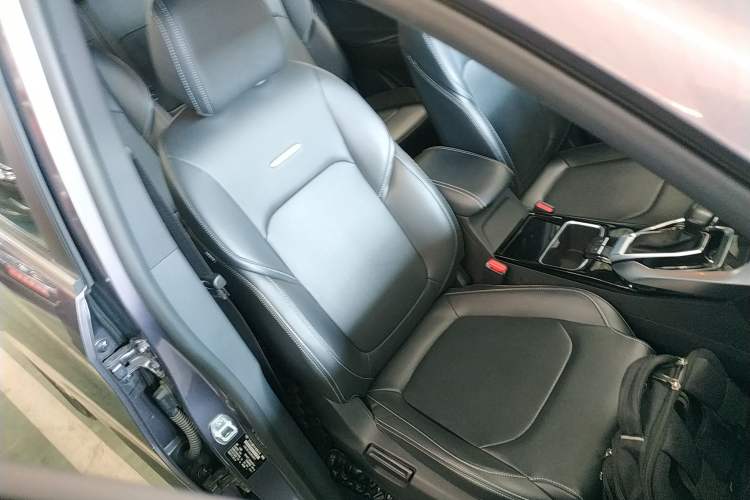 Used SAIC MAXUS G50 2020 1.5T Automatic Elite Edition Right Front Seat