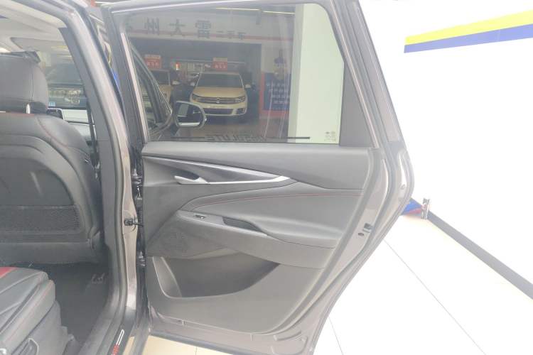 Used SAIC MAXUS G50 2020 1.5T Automatic Luxury Edition Right Rear Door Interior