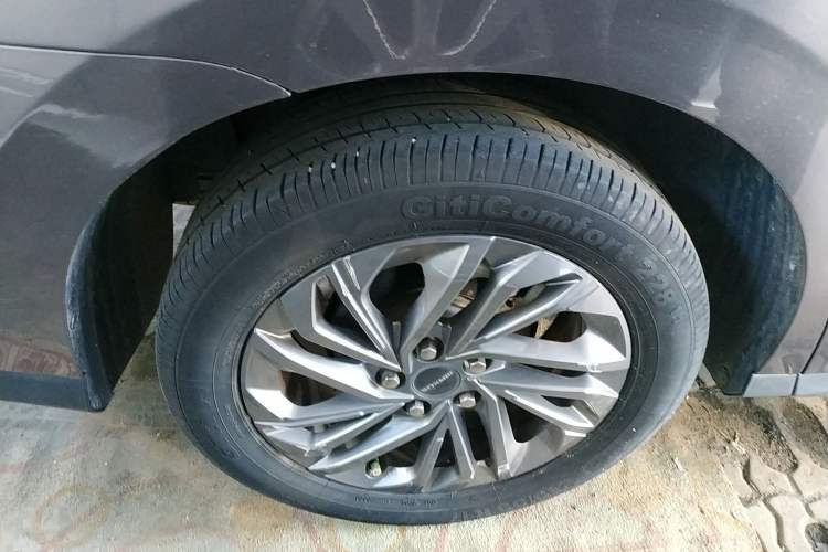 Used SAIC MAXUS G50 2020 1.5T Automatic Luxury Edition Right Rear Wheel Hub