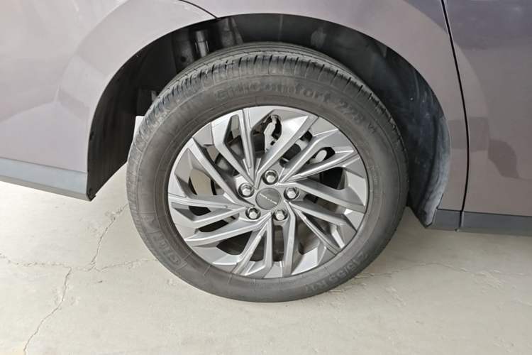 Used SAIC MAXUS G50 2020 1.5T Automatic Luxury Edition Right Rear Wheel Hub
