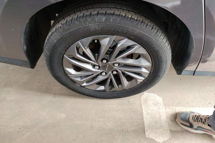 Used SAIC MAXUS G50 2020 1.5T Automatic Luxury Edition Right Rear Wheel Hub