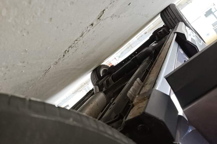Used SAIC MAXUS G50 2020 1.5T Automatic Luxury Edition Right Side Sill