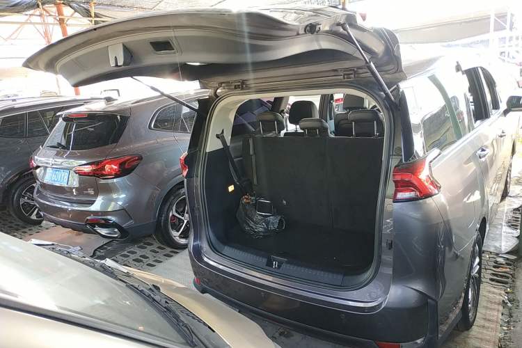 Used SAIC MAXUS G50 2020 1.5T Automatic Luxury Edition Trunk
