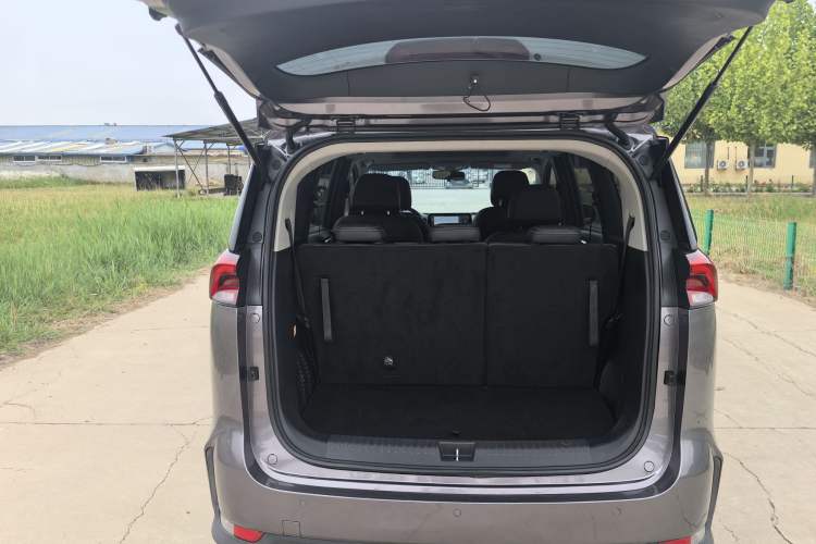 Used SAIC MAXUS G50 2020 1.5T Automatic Luxury Edition Trunk