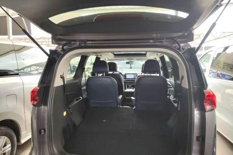 Used SAIC MAXUS G50 2020 1.5T Automatic Luxury Edition Trunk