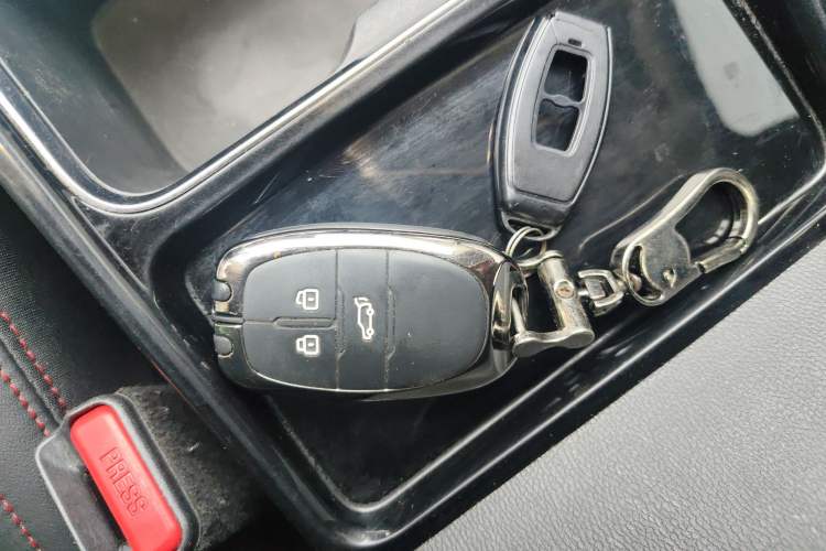 Used SAIC MAXUS G50 2020 1.5T Automatic Luxury Edition Vehicle Key