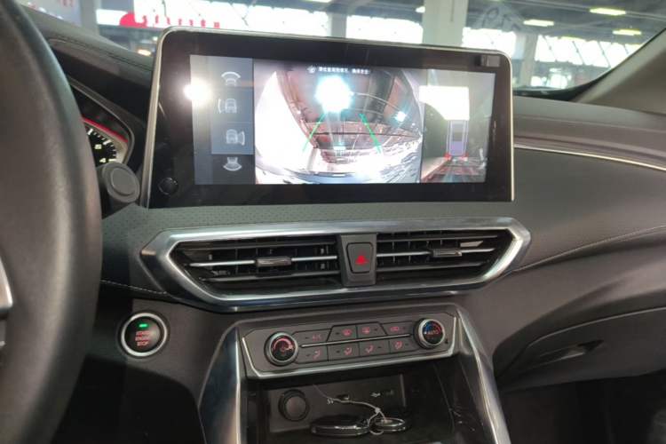 Used SAIC MAXUS G50 2020 1.5T Automatic Luxury Edition Audio And AC Panel
