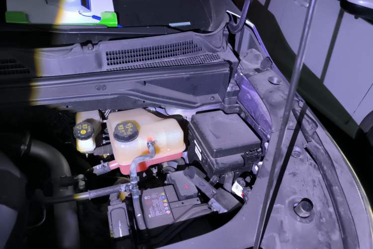 Used SAIC MAXUS G50 2020 1.5T Automatic Elite Edition Engine Bay Left