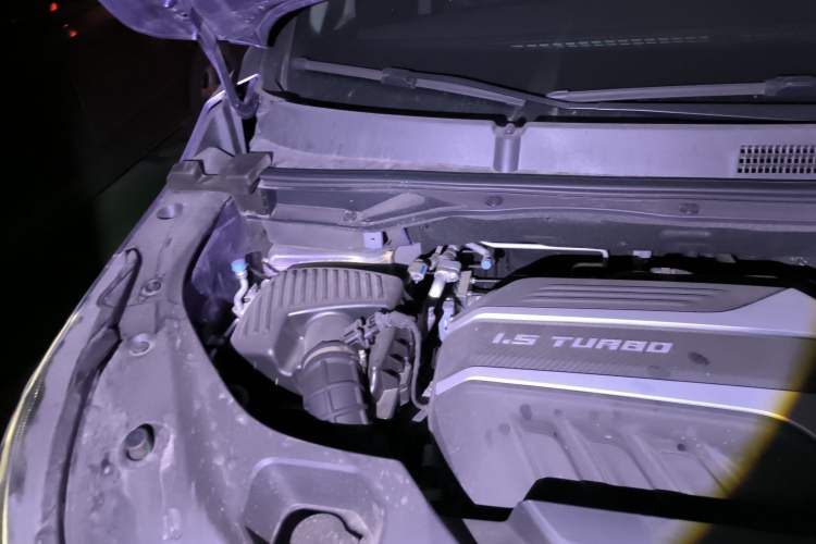 Used SAIC MAXUS G50 2020 1.5T Automatic Elite Edition Engine Bay Right