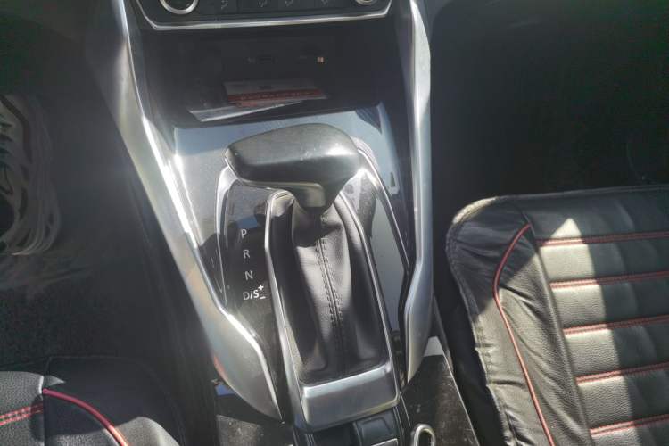 Used SAIC MAXUS G50 2020 1.5T Automatic Luxury Edition Gear Lever