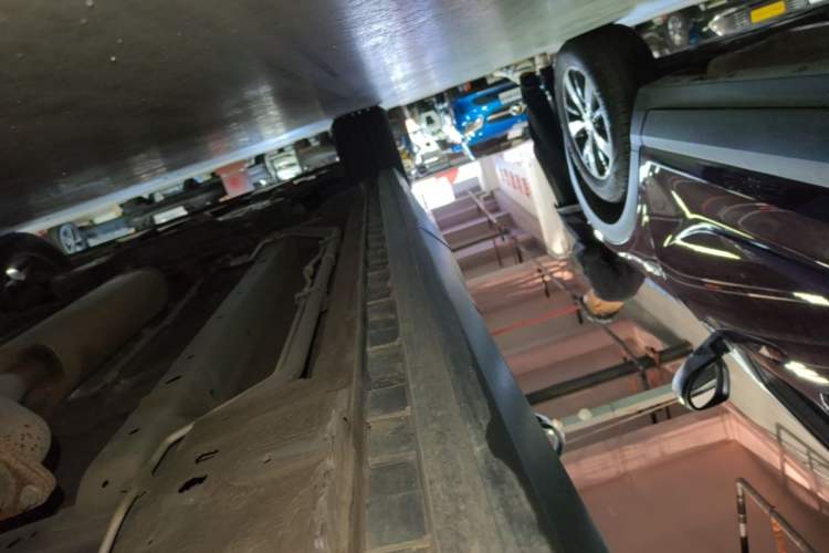 Used SAIC MAXUS G50 2020 1.5T Automatic Luxury Edition Left Side Sill