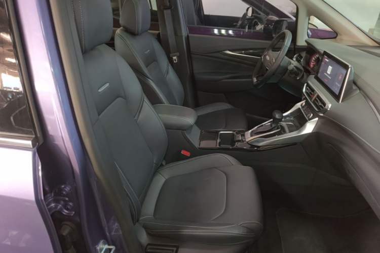 Used SAIC MAXUS G50 2020 1.5T Automatic Luxury Edition Right Front Seat