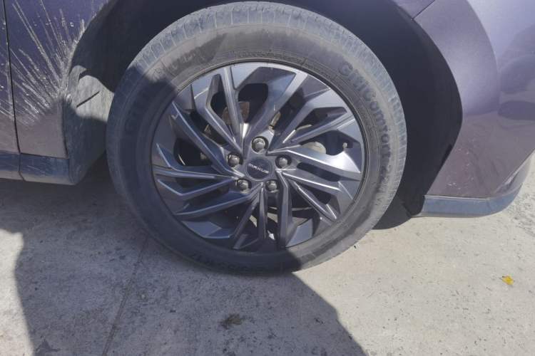 Used SAIC MAXUS G50 2020 1.5T Automatic Luxury Edition Right Front Wheel Hub