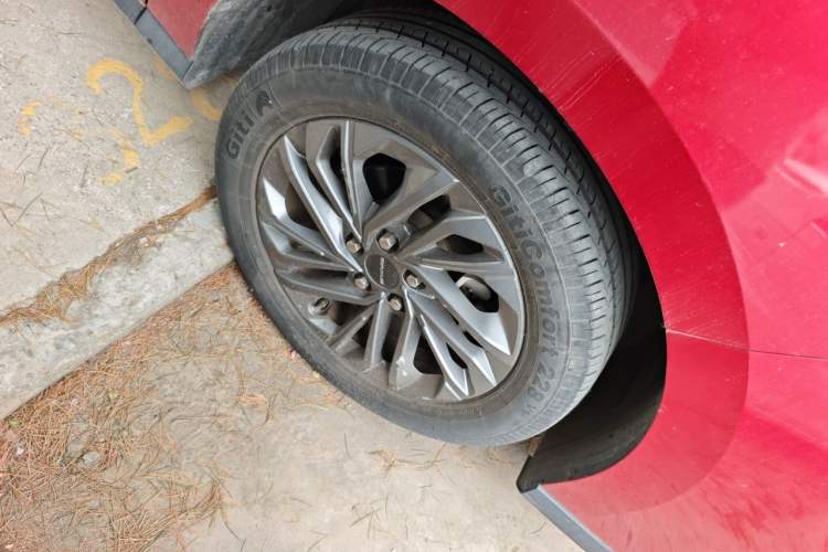 Used SAIC MAXUS G50 2020 1.5T Automatic Luxury Edition Right Front Wheel Hub