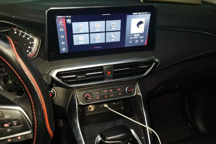 Used SAIC MAXUS G50 2020 1.5T Automatic Luxury Edition Audio And AC Panel