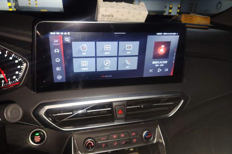 Used SAIC MAXUS G50 2020 1.5T Automatic Luxury Edition Audio And AC Panel