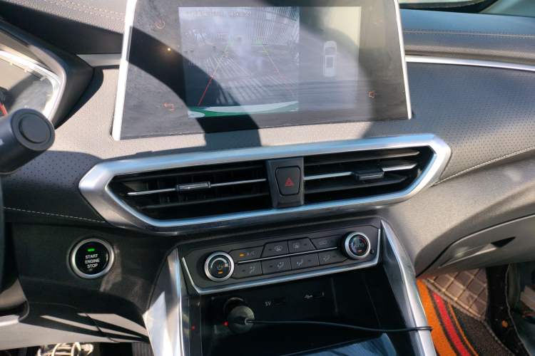 Used SAIC MAXUS G50 2020 1.5T Automatic Elite Edition Audio And AC Panel