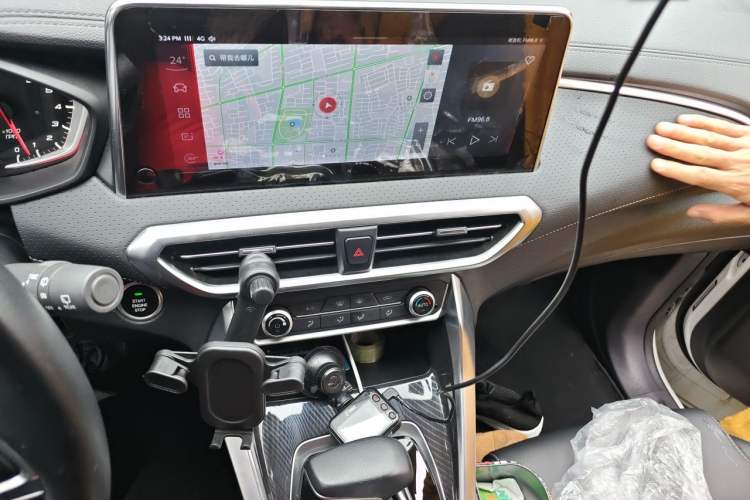 Used SAIC MAXUS G50 2020 1.5T Automatic Luxury Edition Audio And AC Panel
