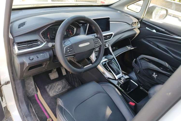 Used SAIC MAXUS G50 2020 1.5T Automatic Elite Edition Center Console