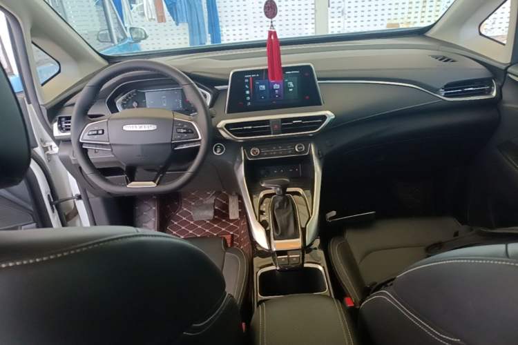 Used SAIC MAXUS G50 2020 1.5T Automatic Elite Edition Center Console