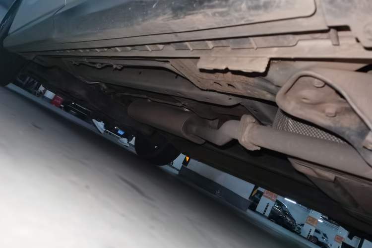 Used SAIC MAXUS G50 2020 1.5T Automatic Luxury Edition Chassis Rear Left