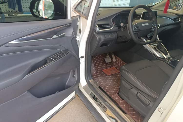 Used SAIC MAXUS G50 2020 1.5T Automatic Elite Edition Driver Seat