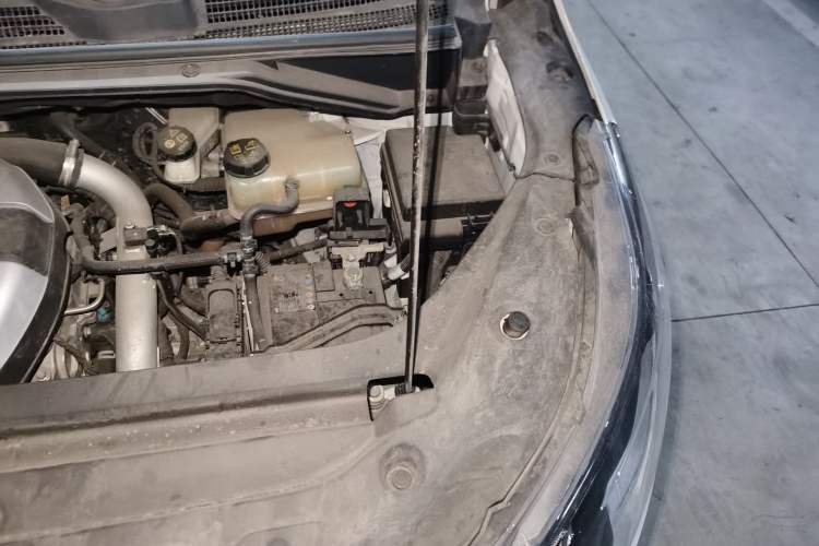 Used SAIC MAXUS G50 2020 1.5T Automatic Luxury Edition Engine Bay Left