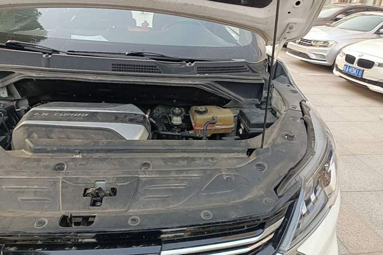 Used SAIC MAXUS G50 2020 1.5T Automatic Elite Edition Engine Bay Left