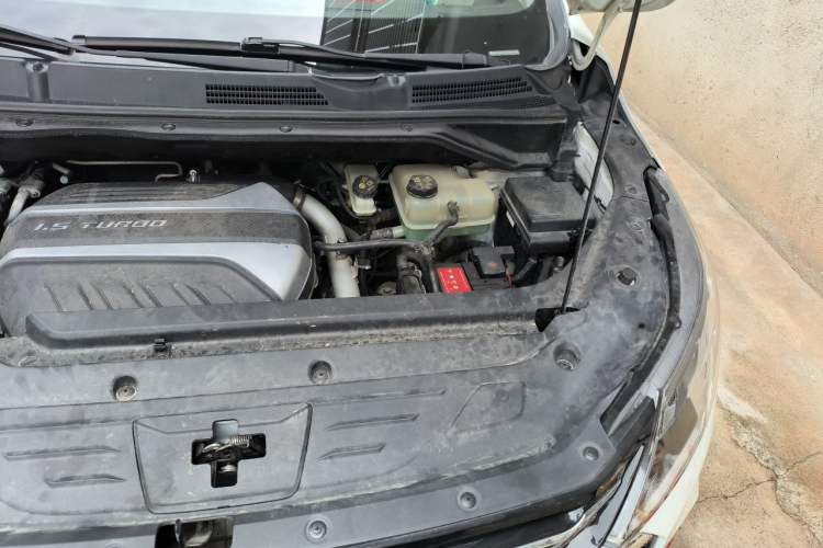 Used SAIC MAXUS G50 2020 1.5T Automatic Elite Edition Engine Bay Left