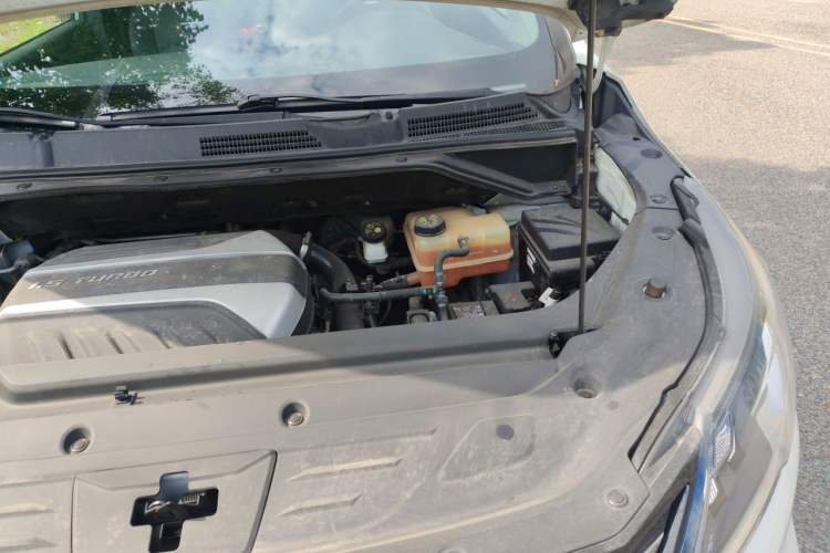 Used SAIC MAXUS G50 2020 1.5T Automatic Elite Edition Engine Bay Left