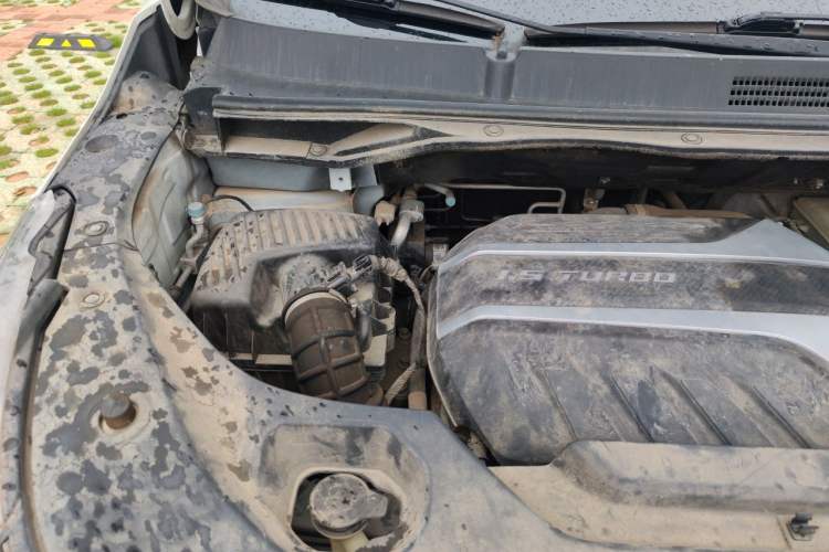 Used SAIC MAXUS G50 2020 1.5T Automatic Elite Edition Engine Bay Right