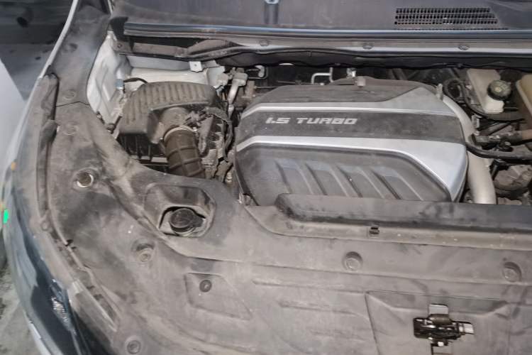Used SAIC MAXUS G50 2020 1.5T Automatic Luxury Edition Engine Bay Right