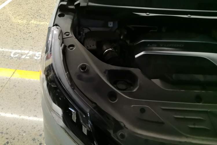 Used SAIC MAXUS G50 2020 1.5T Automatic Elite Edition Engine Bay Right
