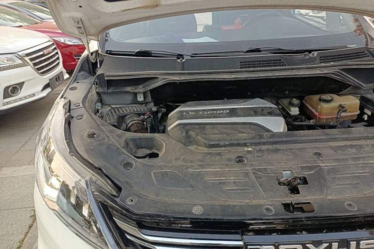 Used SAIC MAXUS G50 2020 1.5T Automatic Elite Edition Engine Bay Right