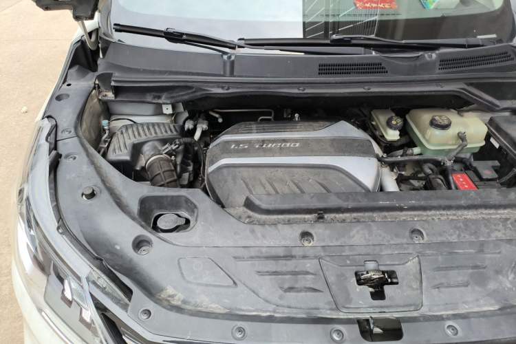 Used SAIC MAXUS G50 2020 1.5T Automatic Elite Edition Engine Bay Right