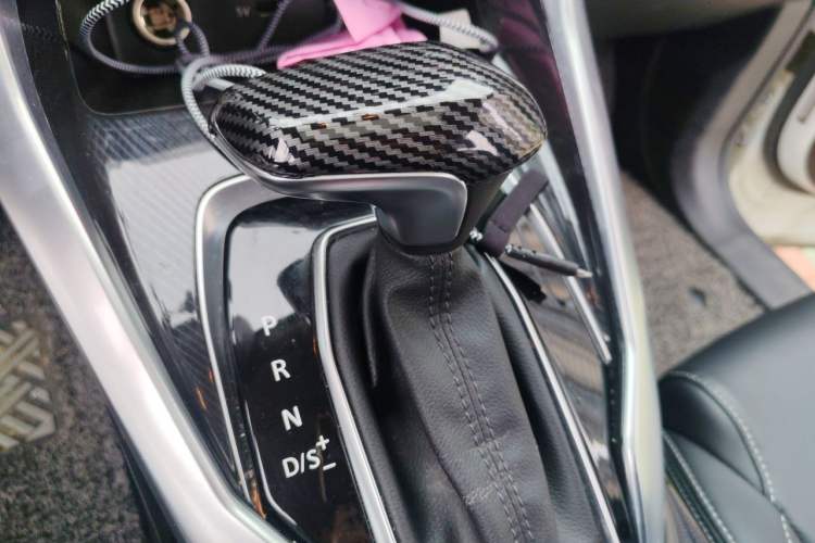 Used SAIC MAXUS G50 2020 1.5T Automatic Elite Edition Gear Lever