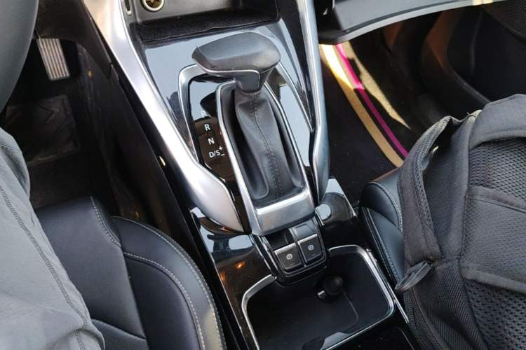 Used SAIC MAXUS G50 2020 1.5T Automatic Elite Edition Gear Lever