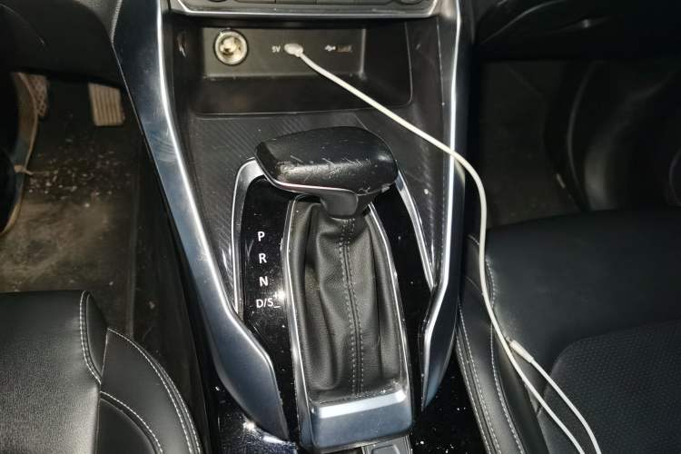Used SAIC MAXUS G50 2020 1.5T Automatic Luxury Edition Gear Lever