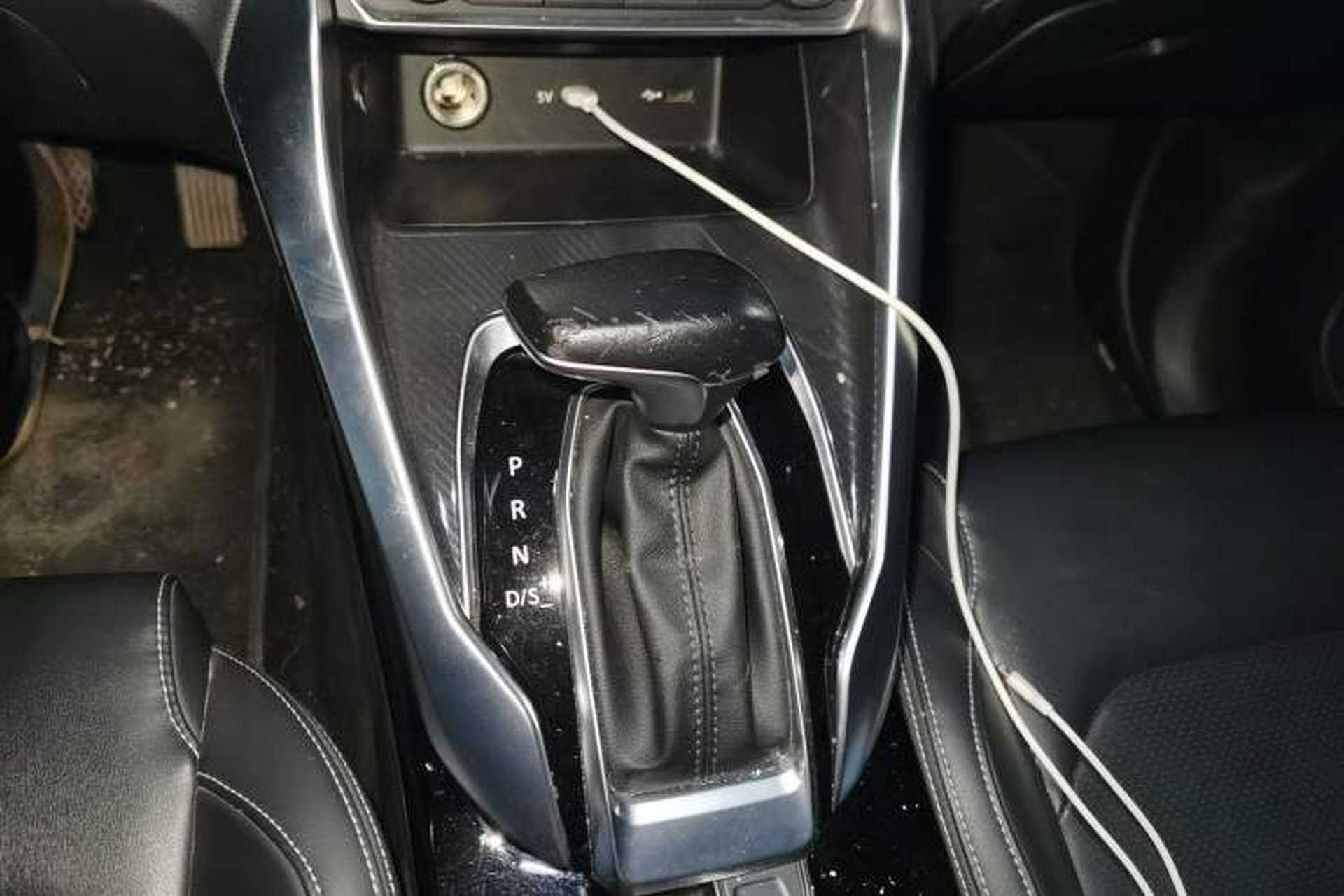 Used SAIC MAXUS G50 2020 1.5T Automatic Luxury Edition Gear Lever
