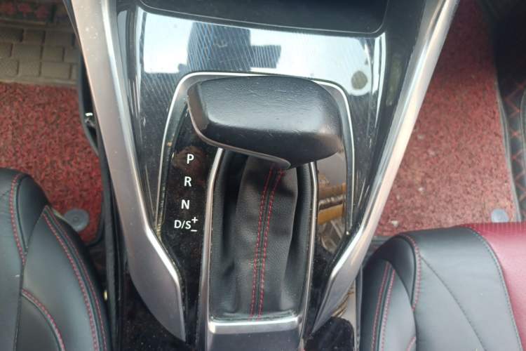 Used SAIC MAXUS G50 2020 1.5T Automatic Luxury Edition Gear Lever