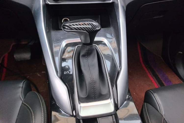Used SAIC MAXUS G50 2020 1.5T Automatic Elite Edition Gear Lever