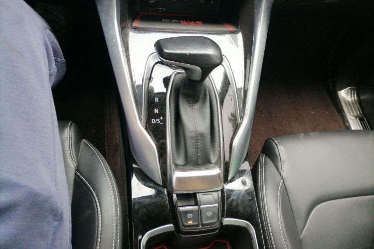 Used SAIC MAXUS G50 2020 1.5T Automatic Luxury Edition Gear Lever