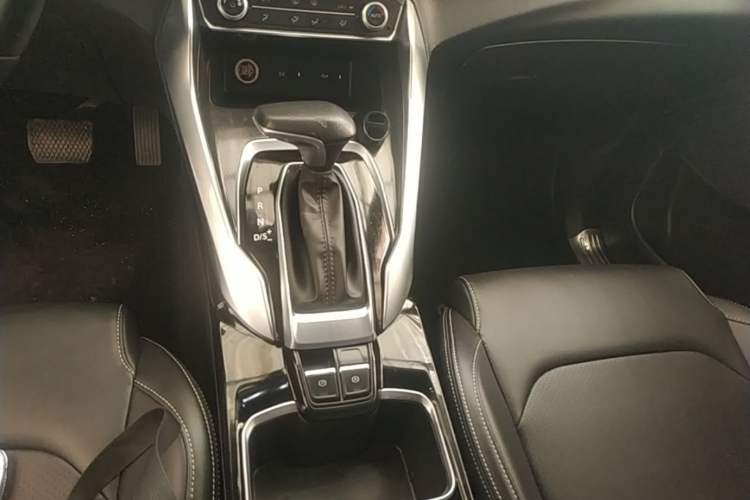 Used SAIC MAXUS G50 2020 1.5T Automatic Luxury Edition Gear Lever