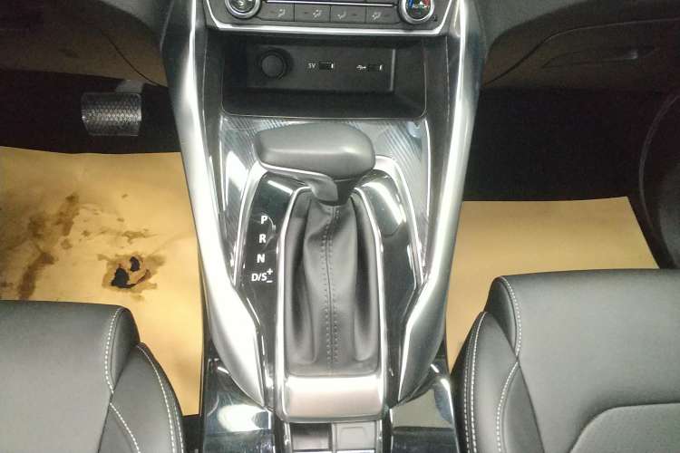 Used SAIC MAXUS G50 2020 1.5T Automatic Luxury Edition Gear Lever