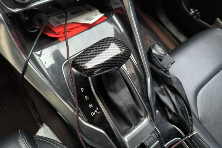 Used SAIC MAXUS G50 2020 1.5T Automatic Elite Edition Gear Lever