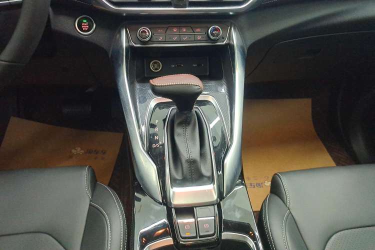 Used SAIC MAXUS G50 2020 1.5T Automatic Elite Edition Gear Lever